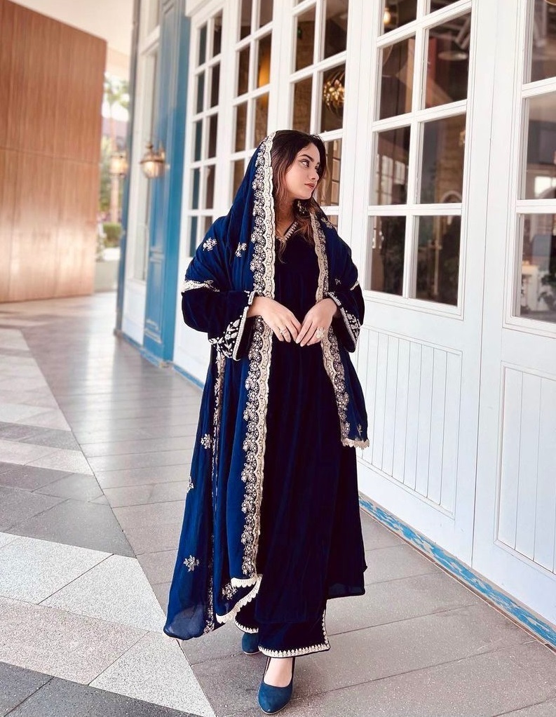 AAROHI-DESIGNER-AD-128-VELVET-SUITS-WHOLESALE-1