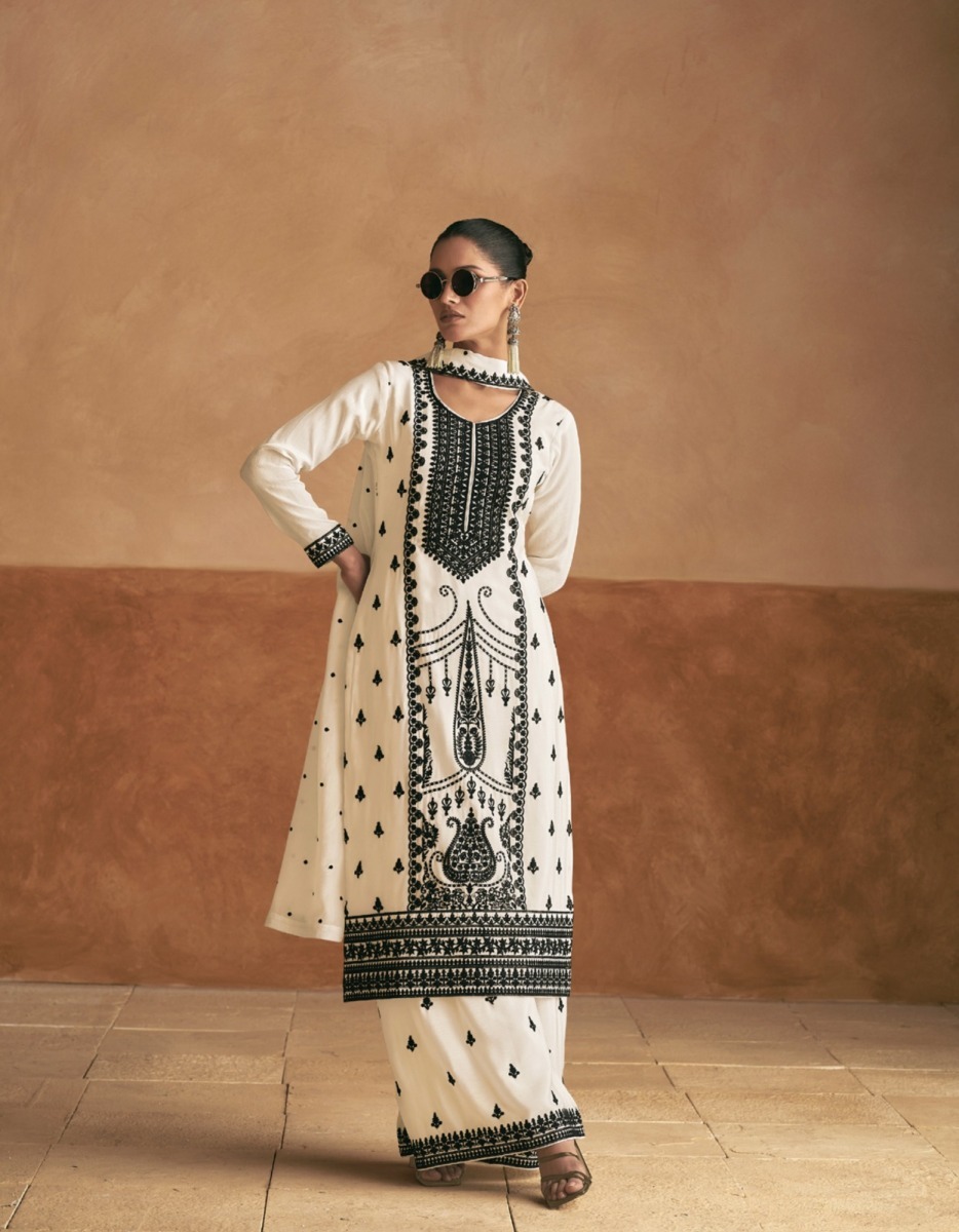 AASHIRWAD-CREATION-MERAKI-CHINNON-SILK-SUITS-10