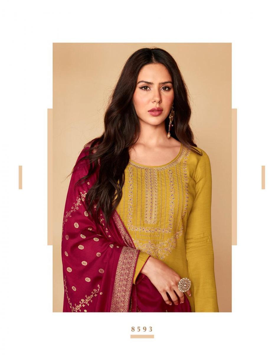 AASHIRWAD-CREATION-SAARAS-SALWAR-KAMEEZ-WHOLESALER-SURAT-12