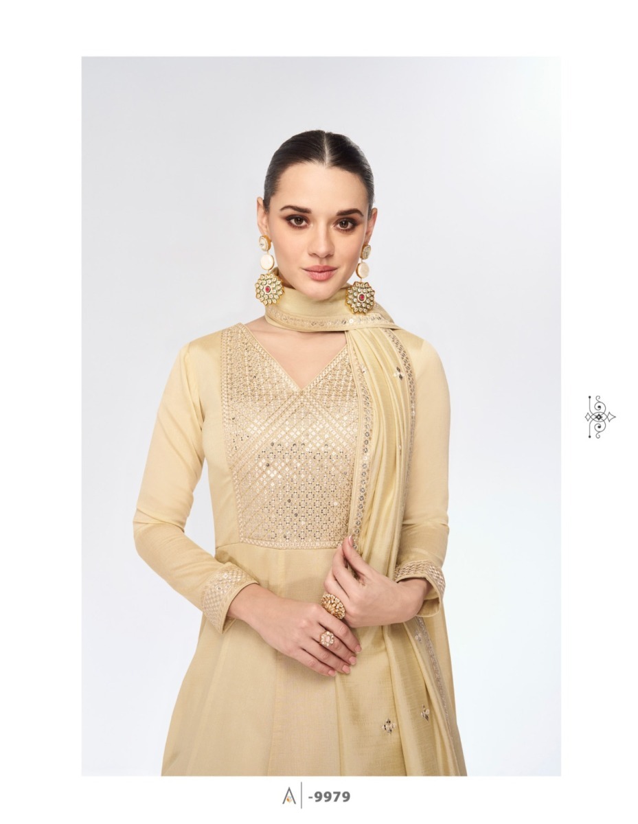 AASHIRWAD-MARIGOLD-PREMIUM-SILK-DESIGNER-SUITS-SUPPLIER-IN-SURAT-8