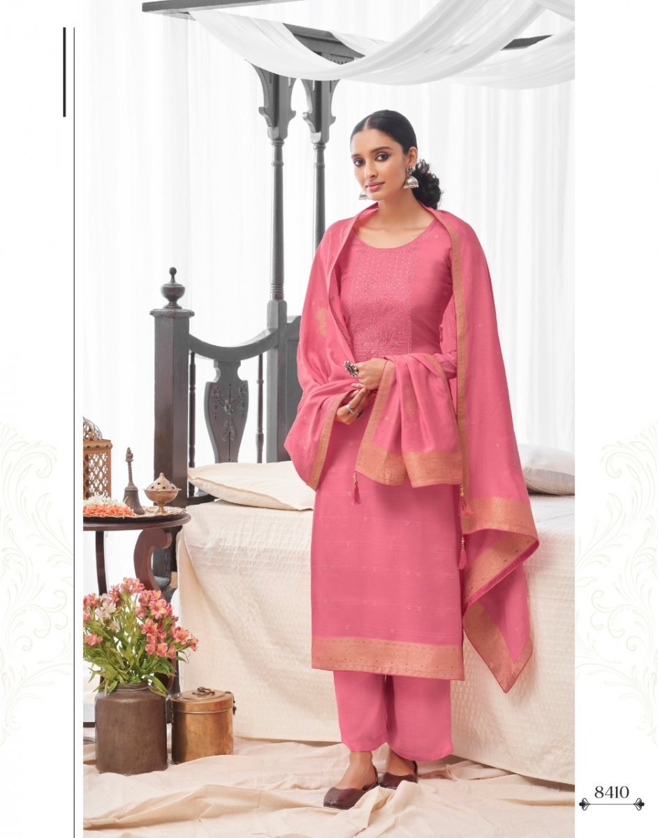 AASHIRWAD-MOR-BAGH-AARADHAYA-SUITS-SURAT-AUTHORIZED-WHOLESALER-DEALER-5