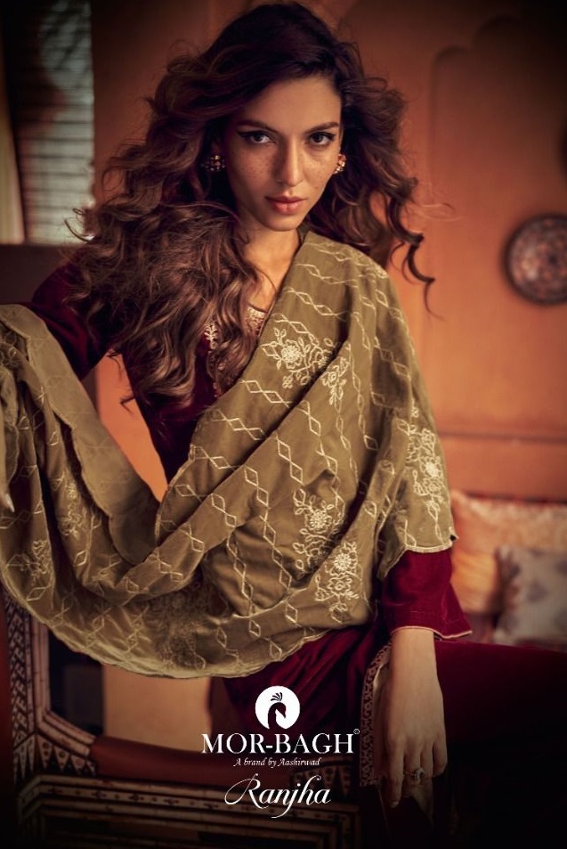 AASHIRWAD-MOR-BAGH-RANJHA-WINTER-VELVET-SUITS-WHOLESALE-1