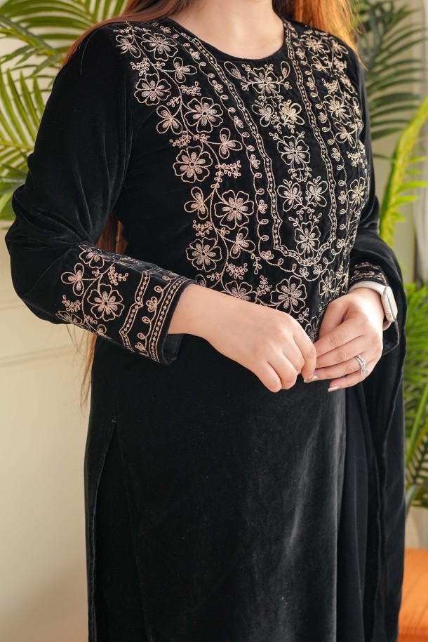 AKSHAR-DESIGNER-BLACK-VELVET-SUITS-WHOLESALE-3