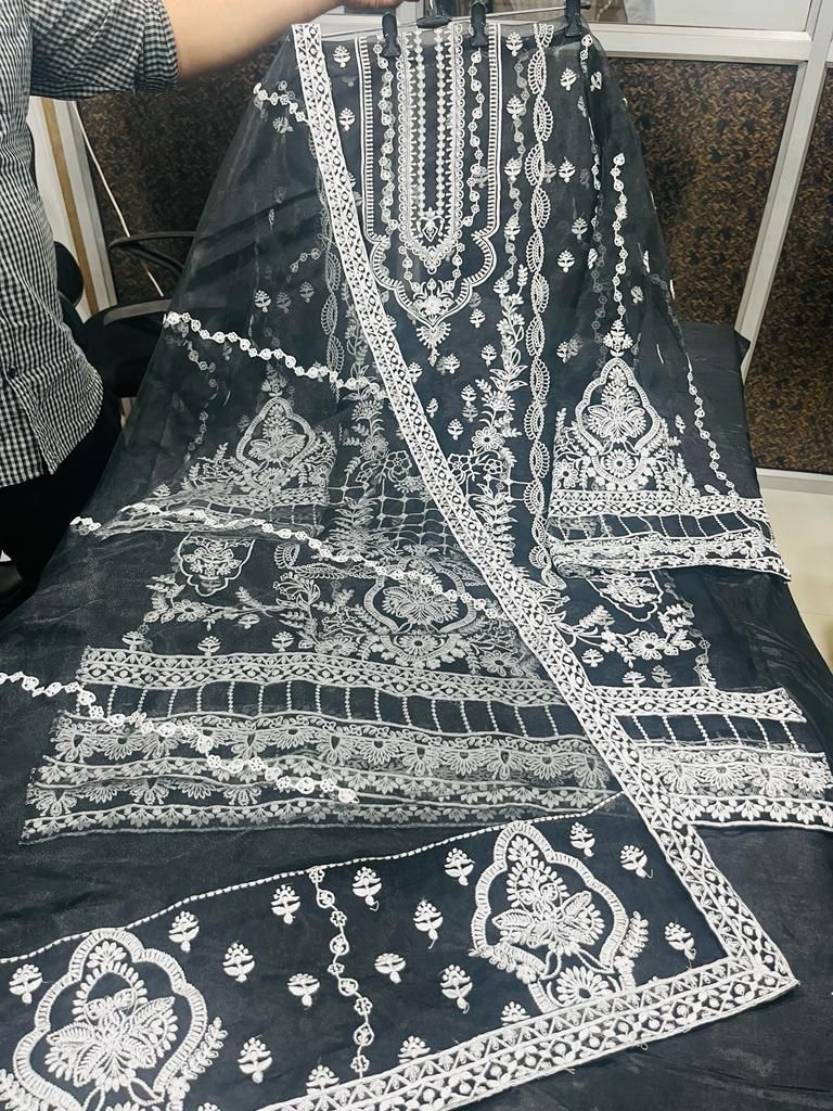 ANAMSA-221-PAKISTANI-SUITS-IN-INDIA-3