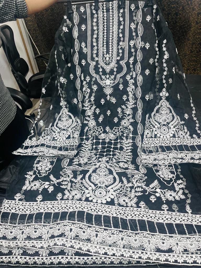 ANAMSA-221-PAKISTANI-SUITS-IN-INDIA-5