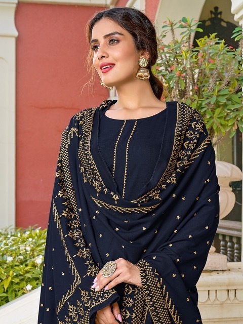 BANWERY-PANGHAT-KURTI-WITH-PANT-WITH-DUPATTA-SET-MANUFACTUR-SURAT-1