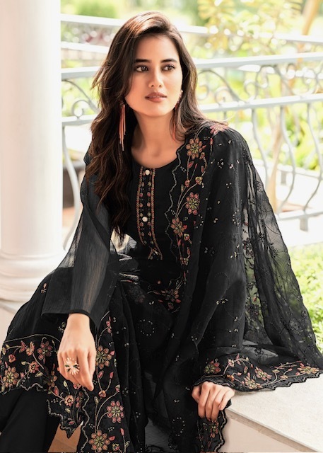 BELA-FASHION-ZYRA-ORGANZA-SUITS-WHOLESALER-3