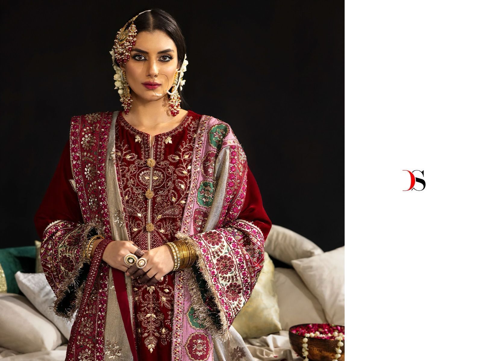 DEEPSY-SUITS-MARIA-B-FESTIVE-EDITION-VELVET-SALWAR-SUITS-WHOLESALER-IN-SURAT-6