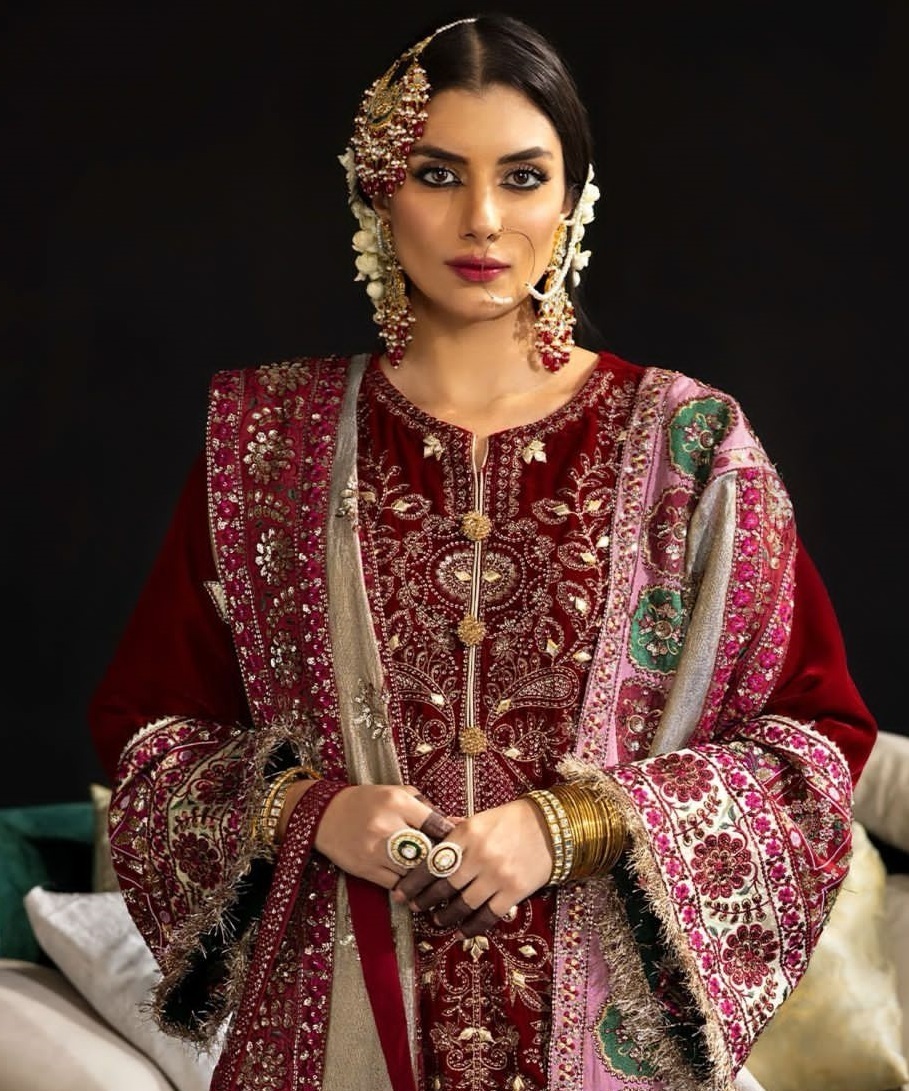 DEEPSY-SUITS-MARIA-B-FESTIVE-EDITION-VELVET-SALWAR-SUITS-WHOLESALER-IN-SURAT-9