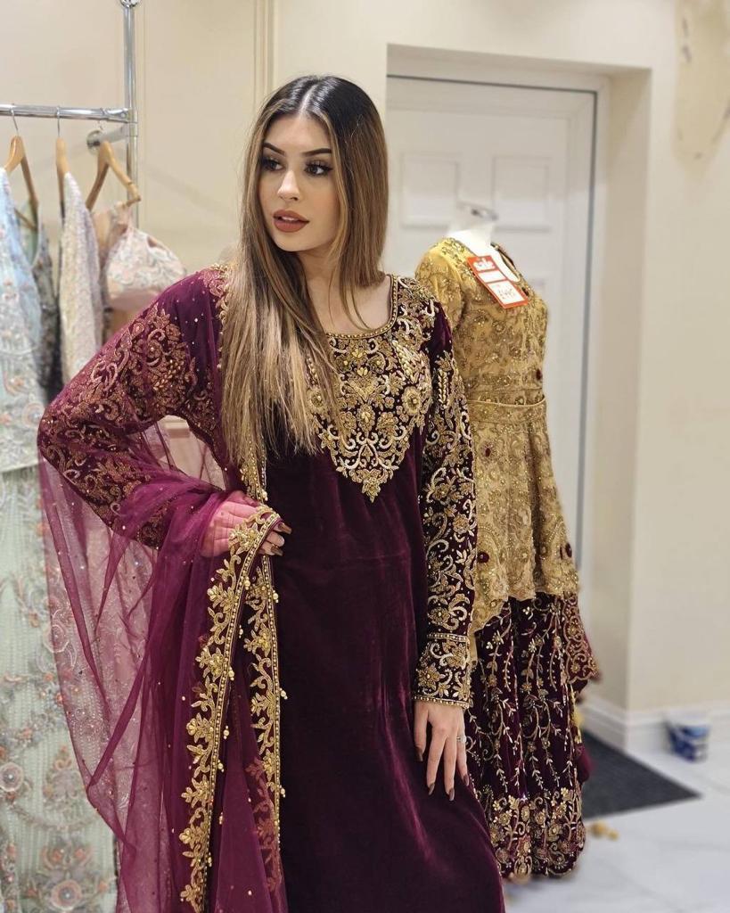 DHK-1014-MAROON-READYMADE-VELVET-SUITS-WHOLESALER-2