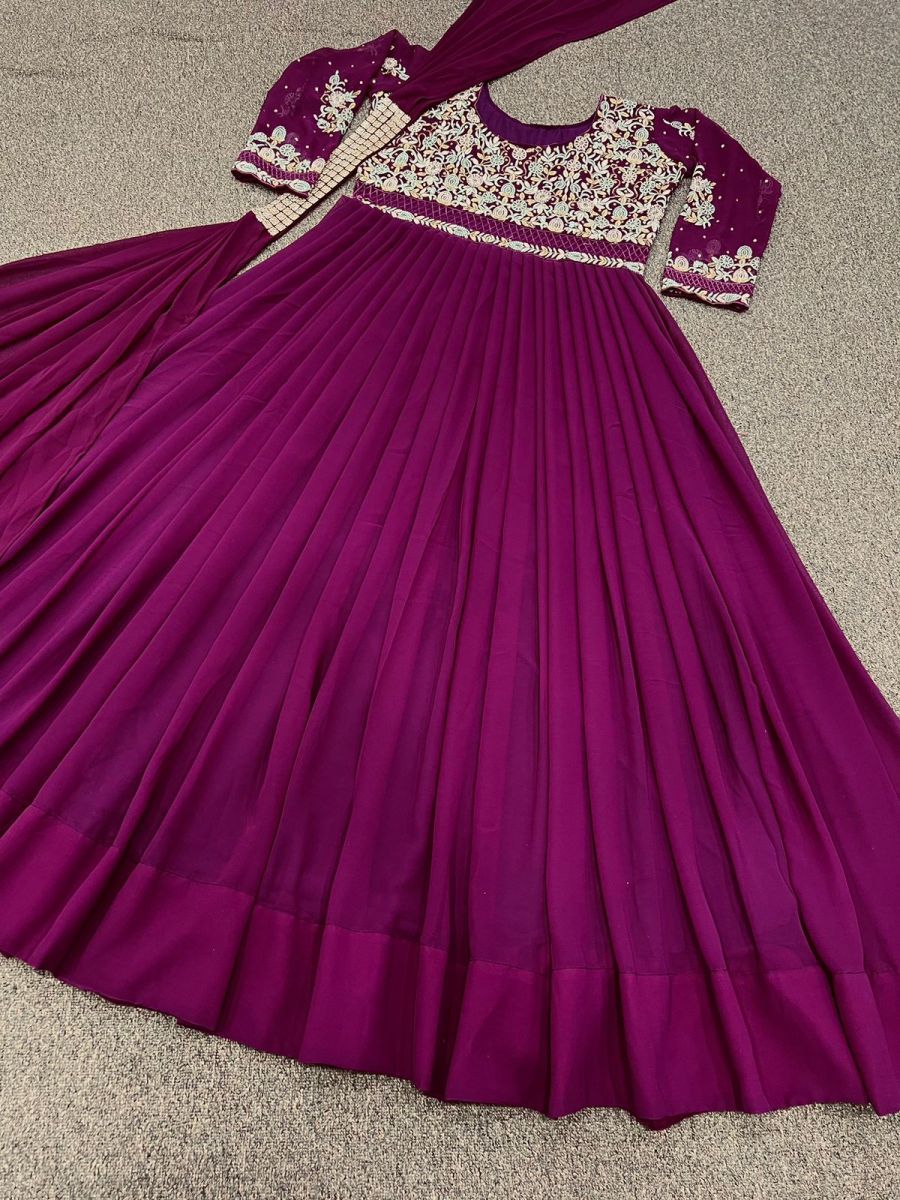 DHK-1147-DESIGNER-GOWN-WHOLESALE-IN-INDIA-4