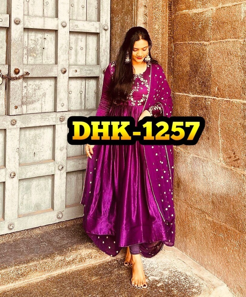 DHK-1257-DESIGNER-GOWN-WHOLESALE-IN-INDIA-1