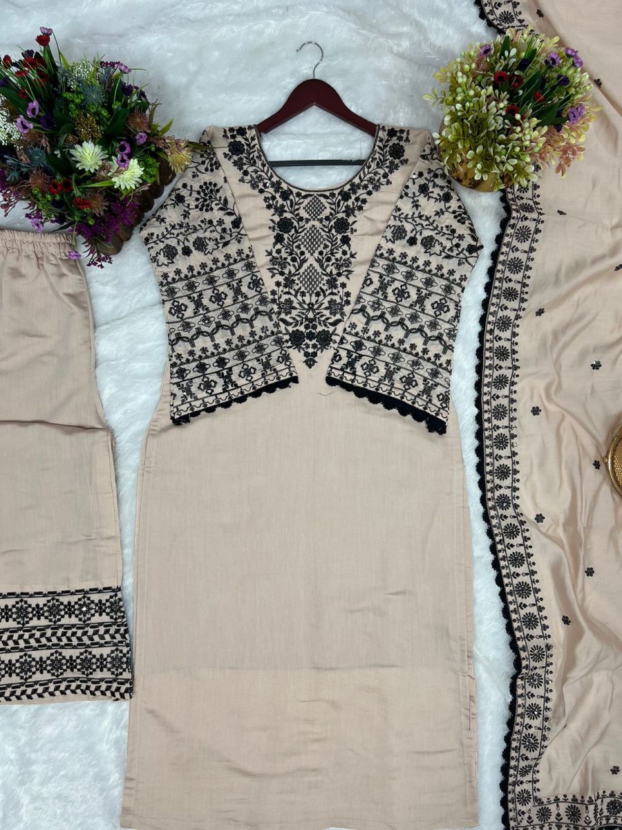 DHK-1284-B-DESIGNER-SUITS-WHOLESALE-2