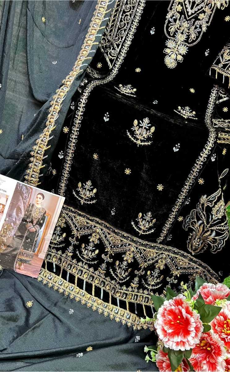DINSAA-230-B-VELVET-PAKISTANI-SUITS-IN-INDIA-4