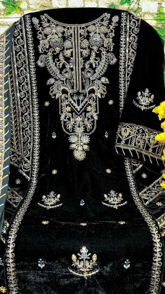 DINSAA-230-E-VELVET-PAKISTANI-SUITS-IN-INDIA-3