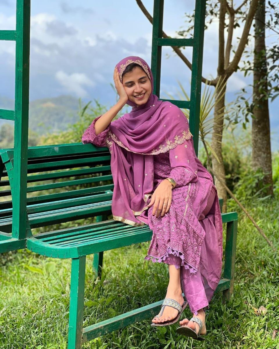 FEPIC-C-1586-ROSEMEEN-PAKISTANI-SUITS-3