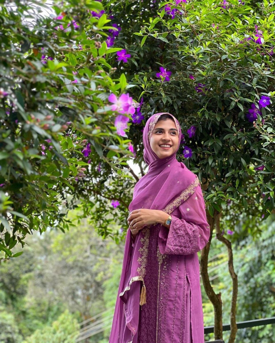 FEPIC-C-1586-ROSEMEEN-PAKISTANI-SUITS-4