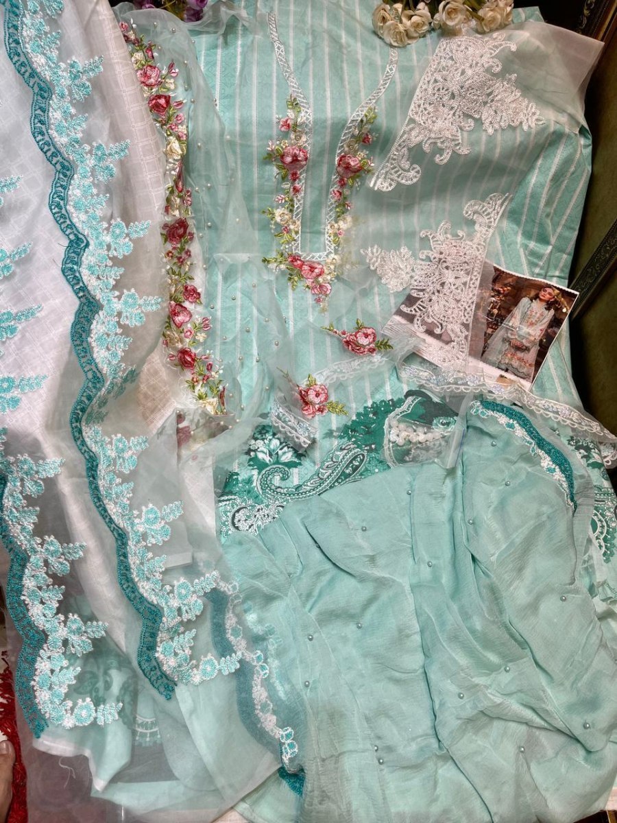 FEPIC-ROSEMEEN-MARIA-B-LUXURY-LAWN-VOL-3-PAKISTANI-SUITS-WHOLESALER-15