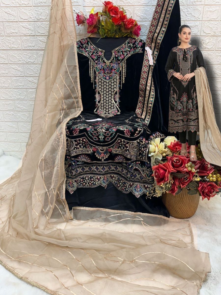FEPIC-V-17029-VELVET-PAKISTANI-SUITS-IN-INDIA-2