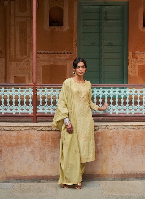 FOUR-BUTTONS-ARZOO-LINEN-RUSSIAN-JACQUARD-SUITS-WHOLESALE-PRICE-3