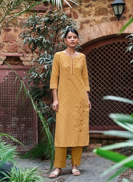 FOUR-BUTTONS-RAABTA-COTTON-KURTI-WITH-PANTS-WHOLESALER-SURAT-4