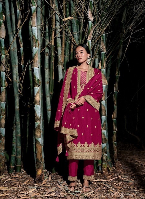 FOUR-BUTTONS-SEHER-KURTI-PANT-WITH-DUPATTA-WHOLESALER-SURAT-4