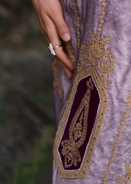 GULL-JEE-GUL-NASREEN-VELVET-EMBROIDERY-SUIT-SUPPLIER-12