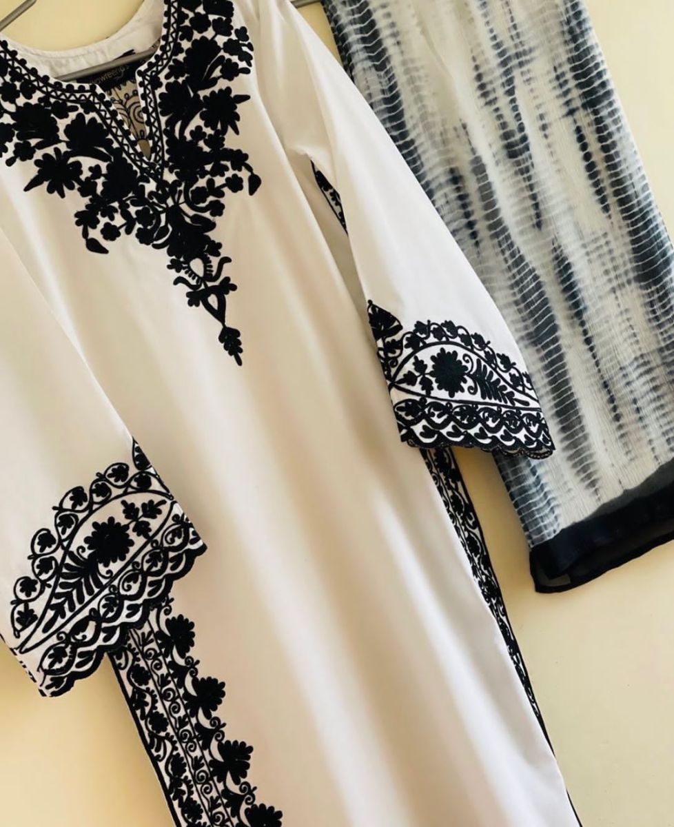 HK-1454-F-READYMADE-EMBROIDERED-KURTI-WHOLESALE-3