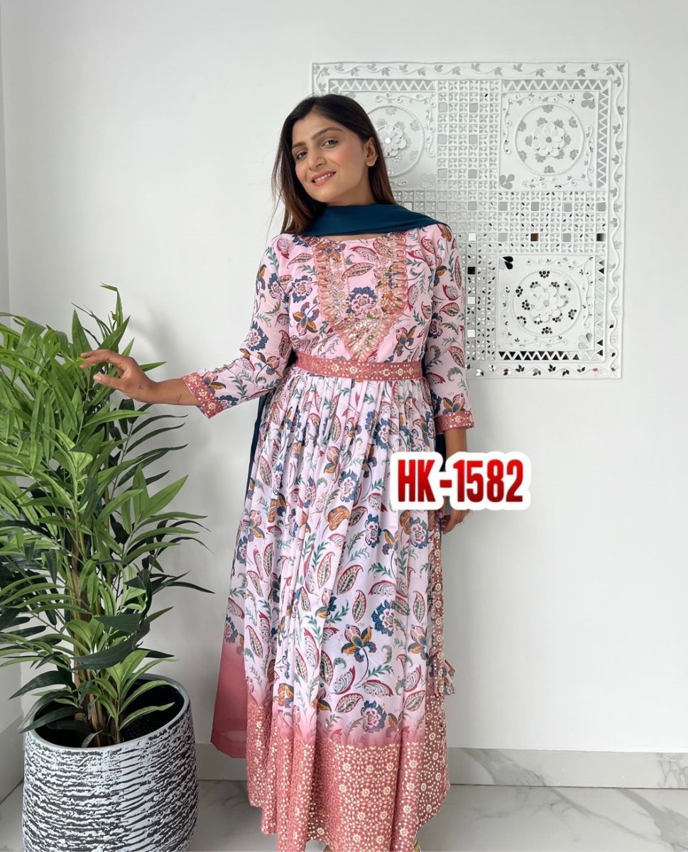 HK-1582-DESIGNER-SUITS-MANUFACTURER-1