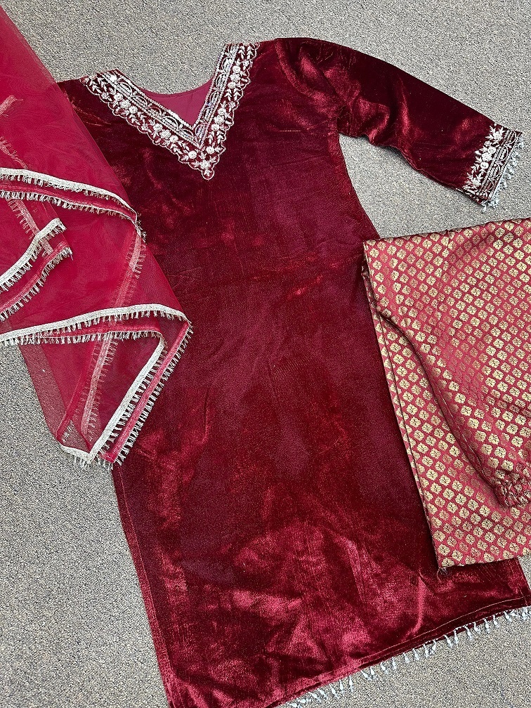 HK-1586-DESIGNER-VELVET-SUITS-MANUFACTURER-4