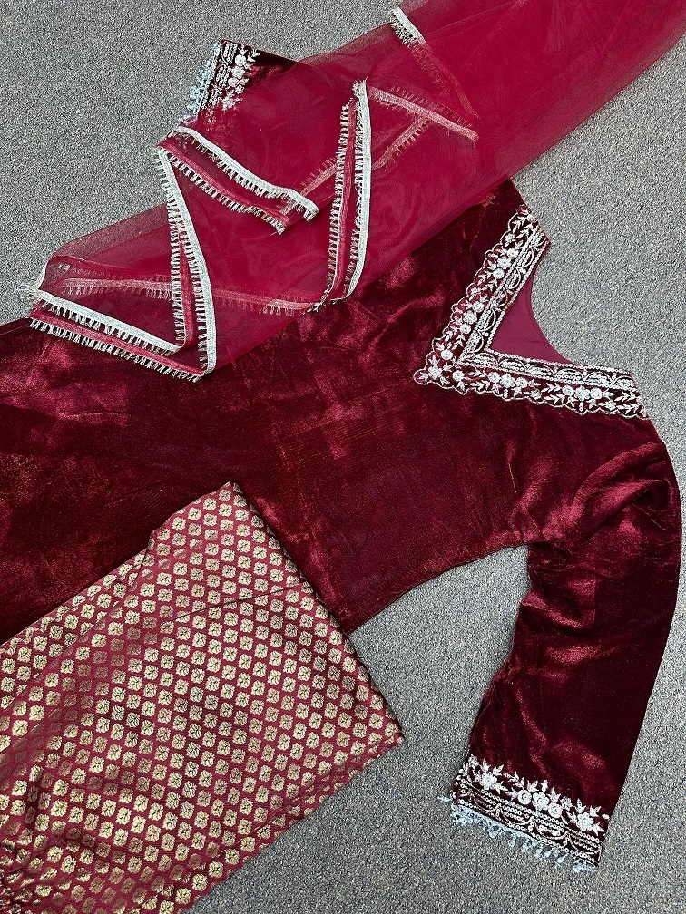 HK-1586-DESIGNER-VELVET-SUITS-MANUFACTURER-5