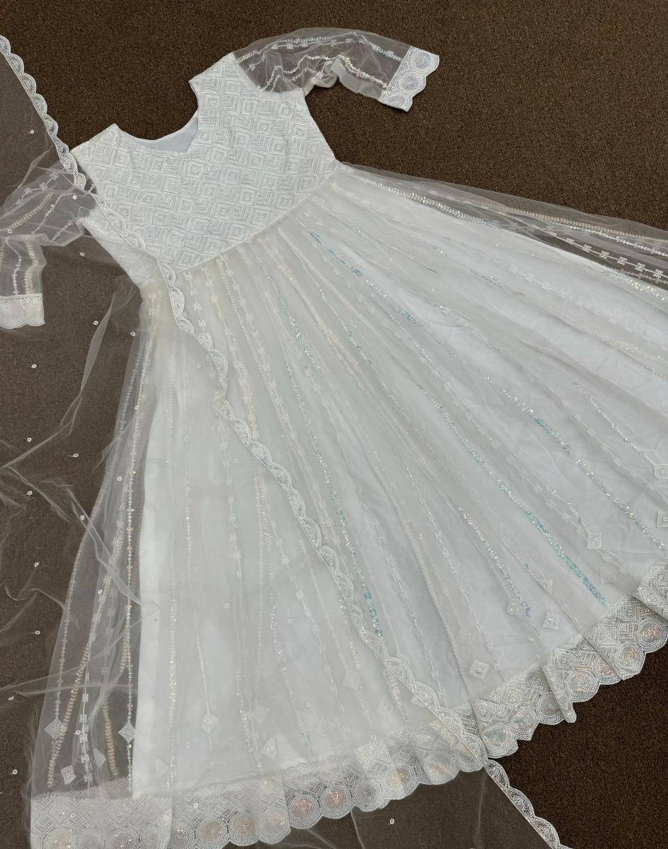 HK-1634-DESIGNER-GOWN-WHOLESALE-IN-INDIA-2