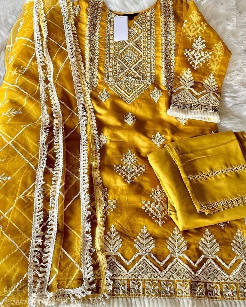 HOOR-TEX-OR-15-ORGANZA-EMBROIDERY-PAKISTANI-SUITS-WHOLESALE-8