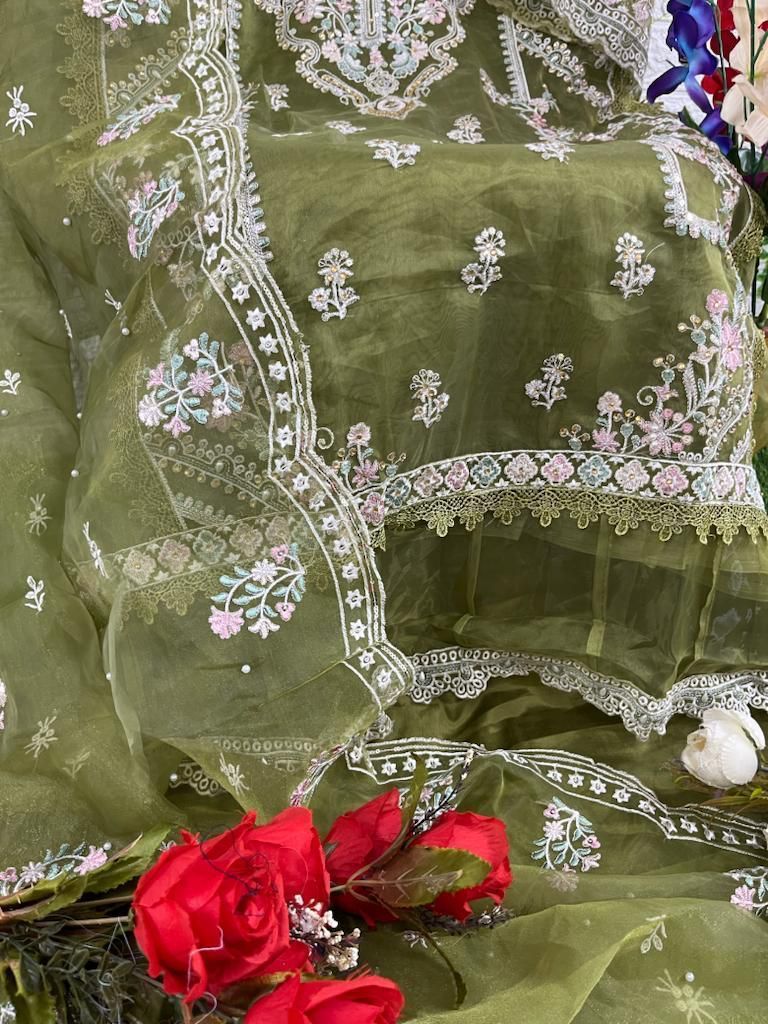 HOOR-TEX-OR-20-EMBROIDERY-PAKISTANI-SUITS-WHOLESALER-13