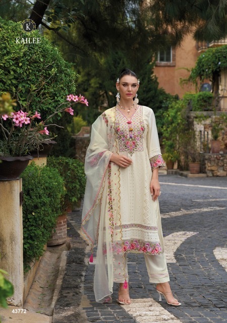 KAILEE-FASHION-SAFARANAMA-VOL-5-VISCOSE-EMBROIDERY-KURTI-SUPPLIER-IN-SURAT-12