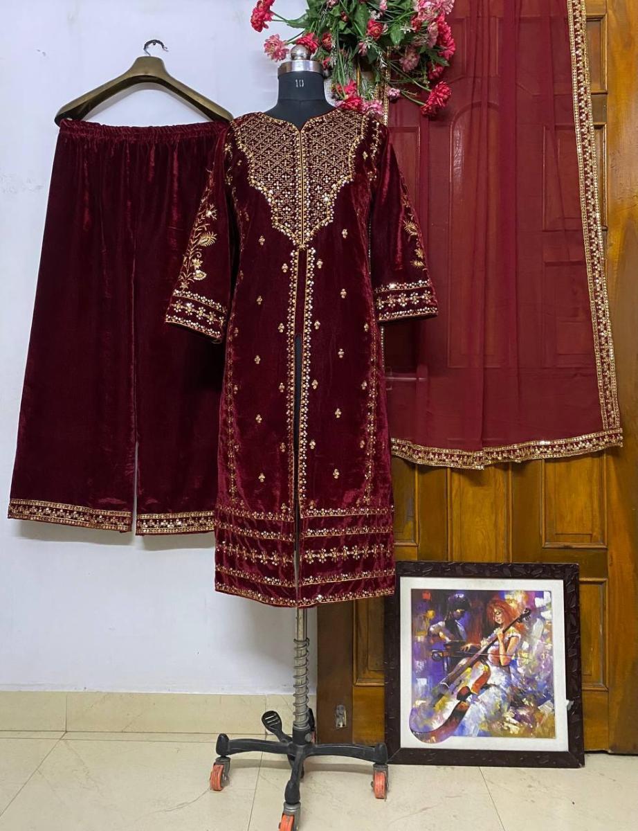 LC-1151-E-DESIGNER-VELVET-SUITS-WHOLESALE-2