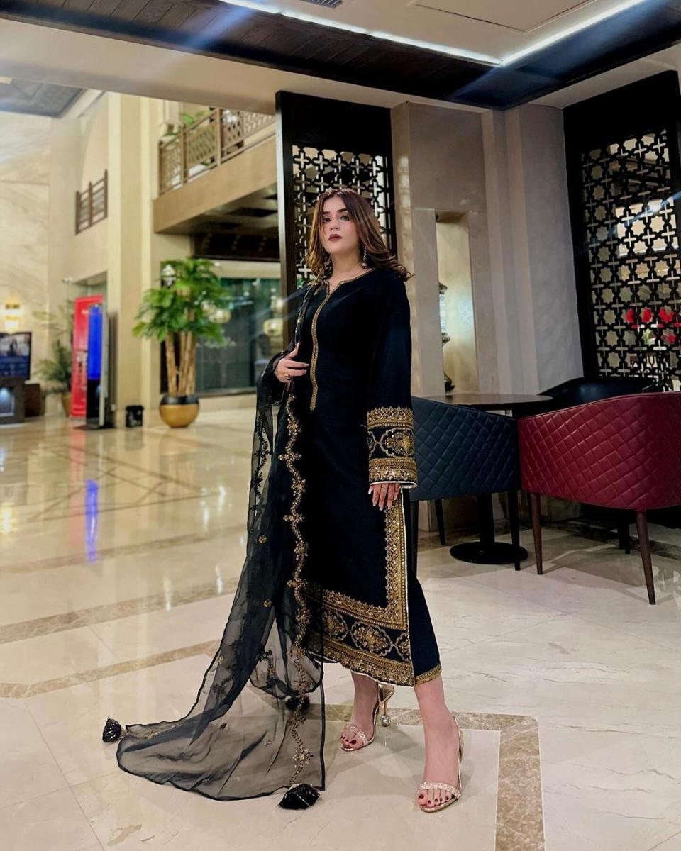 LC-1267-DESIGNER-SALWAR-SUITS-WHOLESALE-2