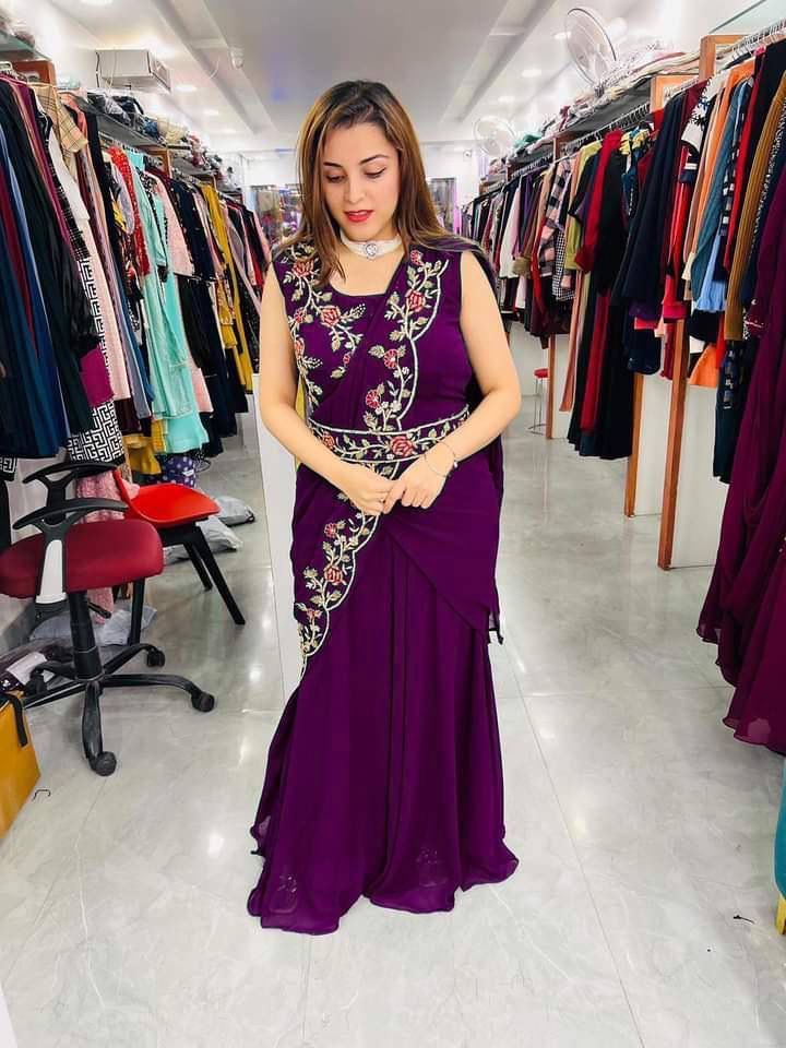 LC-945-DESIGNER-GOWN-WHOLESALE-IN-COLOR-6