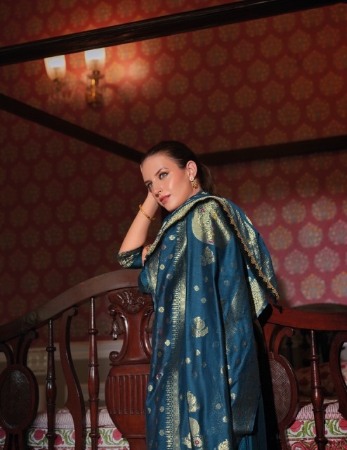 LILY-LALI-BANARASI-SILK-READYMADE-KURTI-WHOLESALER-IN-SURAT-9