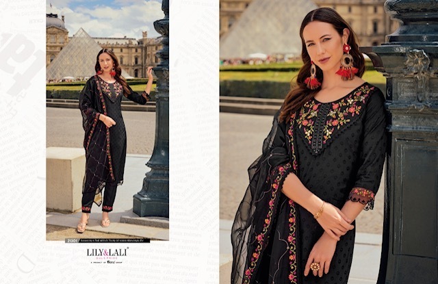 LILY-LALI-MRUNAL-EMBROIDERY-DESIGNER-KURTI-WHOLESALER-IN-SURAT-4
