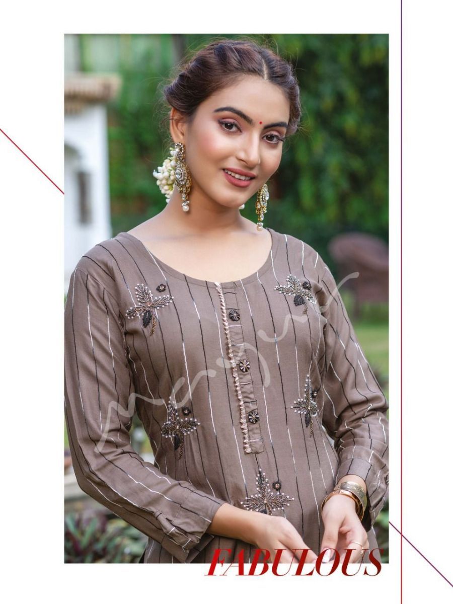 MAYUR-CREATION-BARIKI-VELVET-KURTI-WITH-PANTS-AT-BEST-PRICE-16