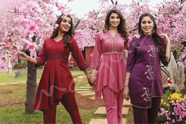 MAYUR-CREATION-LUXURY-PRET-CHINON-TOP-WITH-PANT-DESIGNER-COLLECTION-2023-2