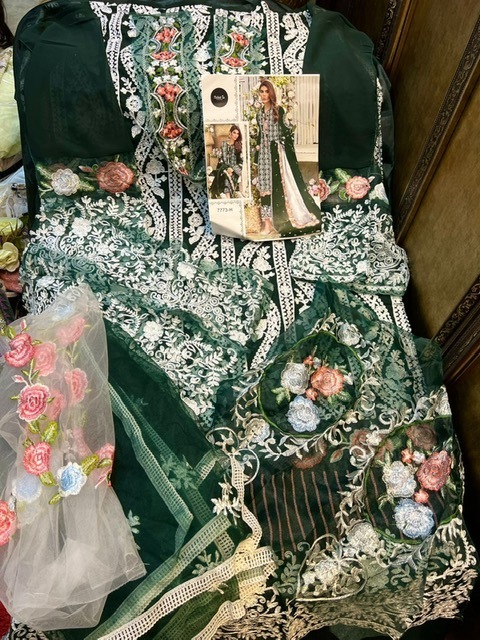 MEHBOOB-CRIMSON-D.NO-7773-PAKISTANI-SUITS-AT-WHOLESALE-7