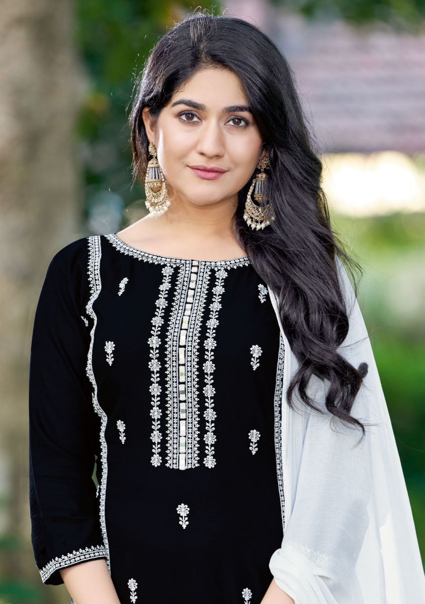 MITTOO-ROOP-READYMADE-RAYON-KURTI-DISTRIBUTOR-IN-SURAT-4