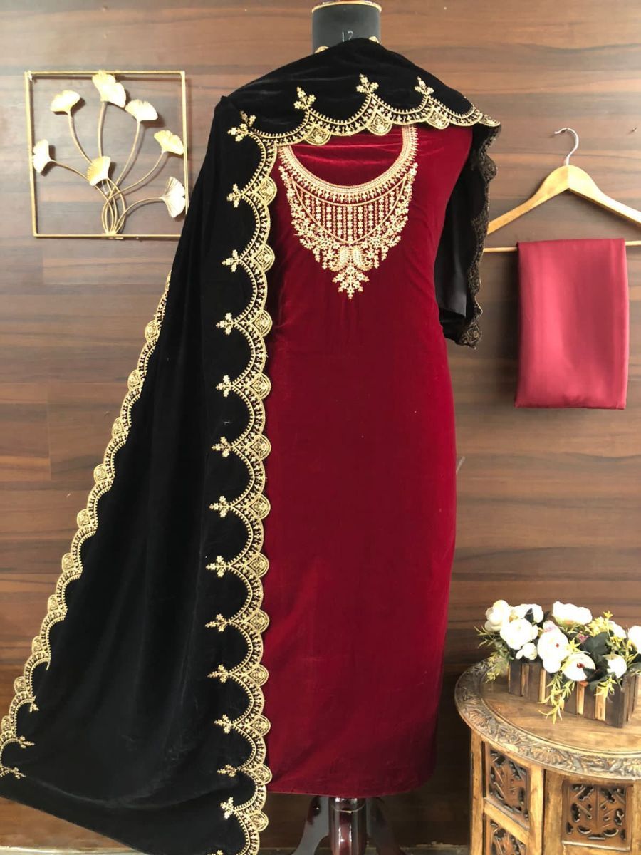 MUMTAZ-ARTS-AASHIYAN-VELVET-EMBROIDERY-SUITS-WINTER-COLLECTION-6