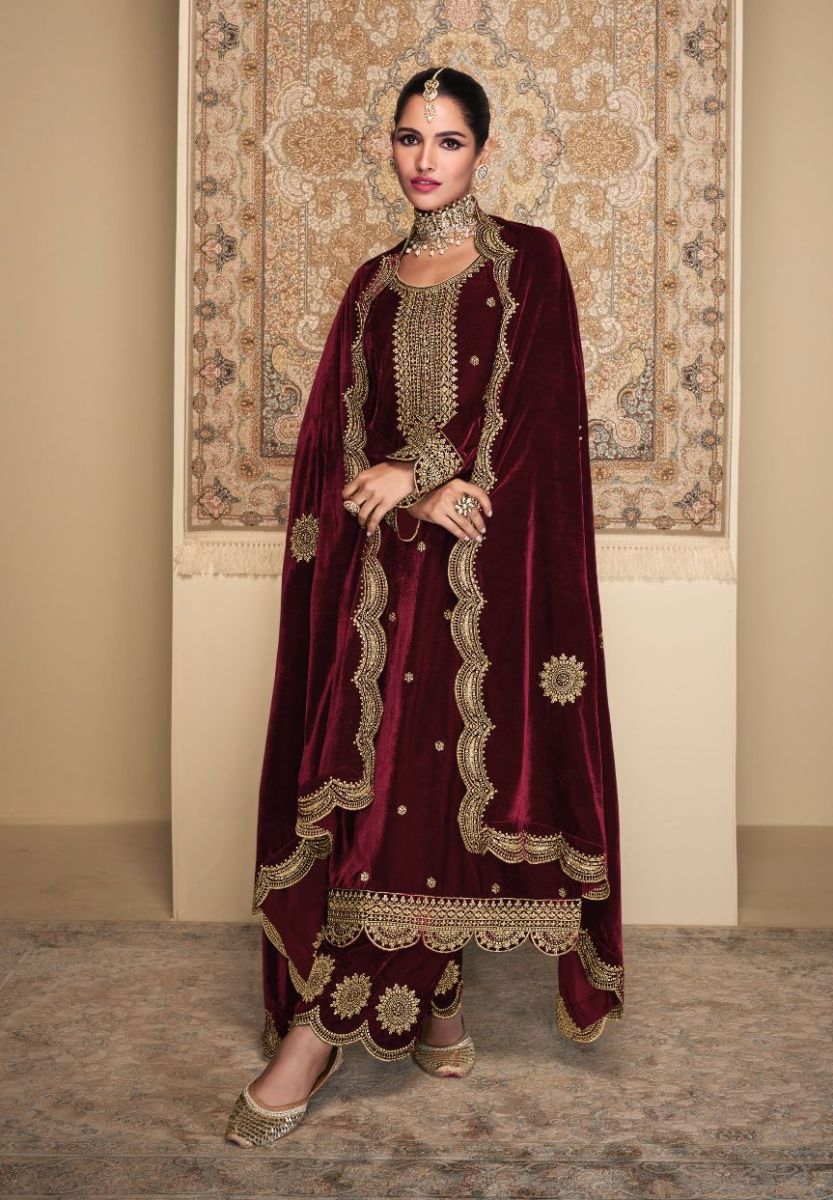 MUMTAZ-ARTS-VELVET-QUEEN-HEAVY-EMBROIDERY-SUITS-WHOLESALER-2
