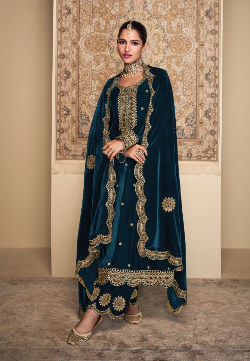 MUMTAZ-ARTS-VELVET-QUEEN-HEAVY-EMBROIDERY-SUITS-WHOLESALER-3