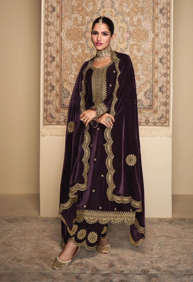 MUMTAZ-ARTS-VELVET-QUEEN-HEAVY-EMBROIDERY-SUITS-WHOLESALER-4