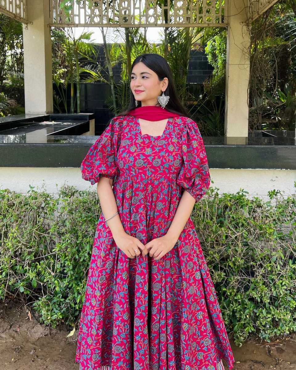 MURTI-TRENDS-COTTON-MUGAL-PRINTED-ANARKALI-GOWN-1