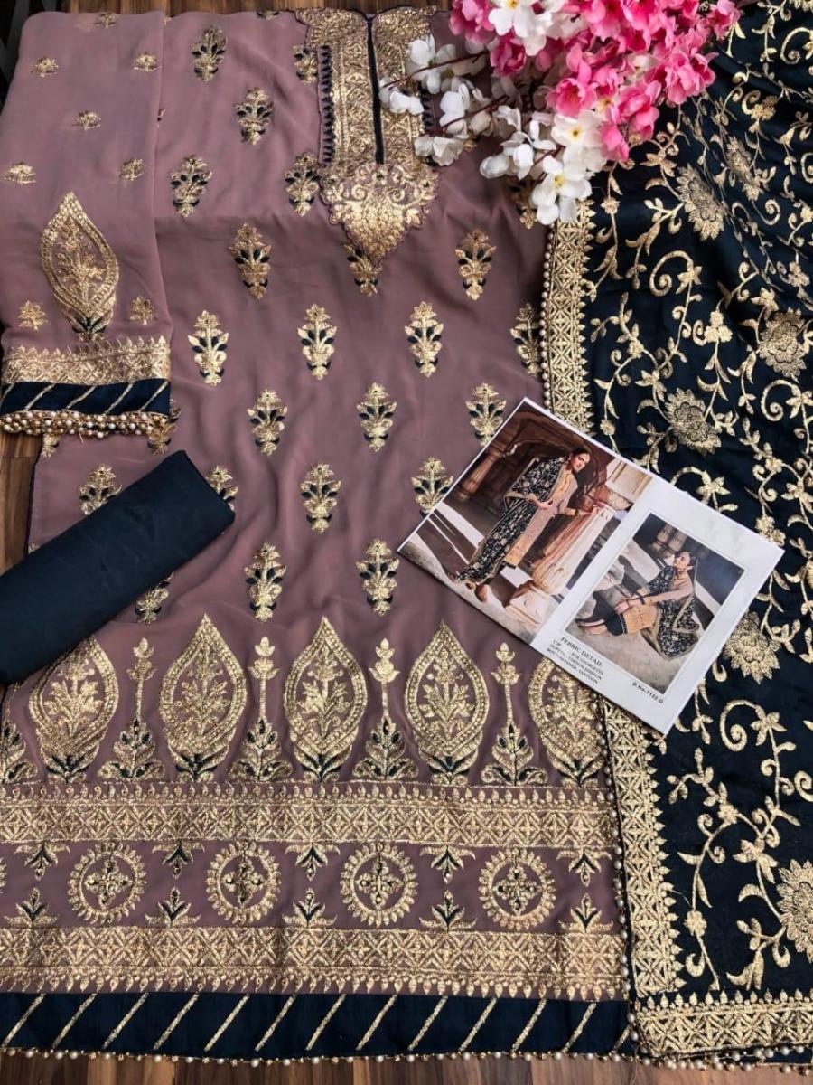 PAKISTANI-SALWAR-KAMEEZ-LATEST-DESIGNS-BY-PEHNAVA-FASHION-MART-9